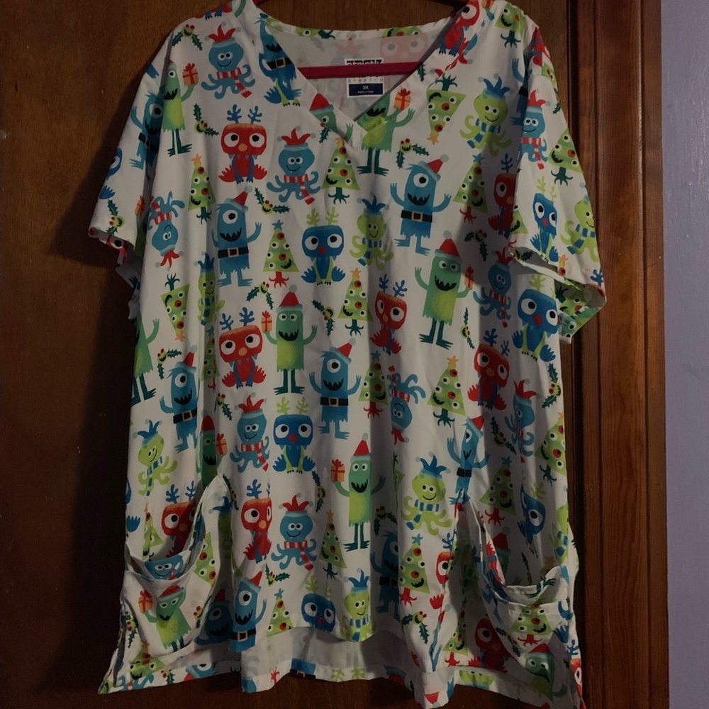 3x scrub top
